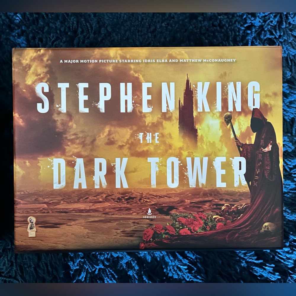 Brand NEW!!! The Dark Tower 8-Book Boxed Set by Stephen King [Paperback]